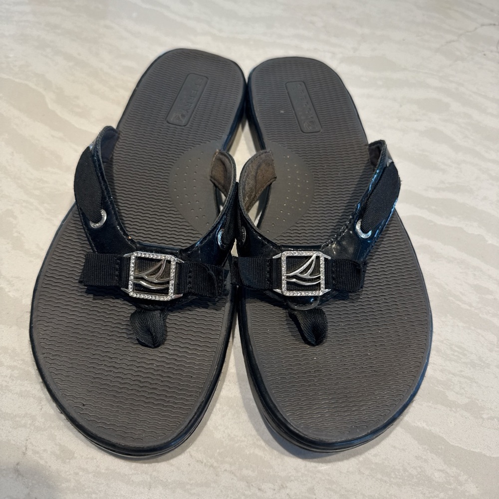 Sperry flip flops